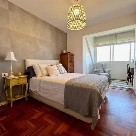 Luxury House Center