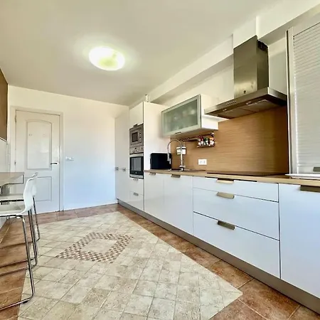 Luxury House Center Vakantiehuis Baiona